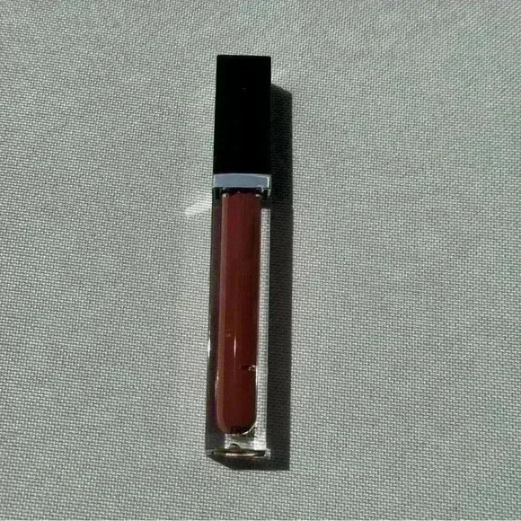 NWT Sigma Beauty Liquid Lipstick Color: Cashmere - Picture 3 of 5